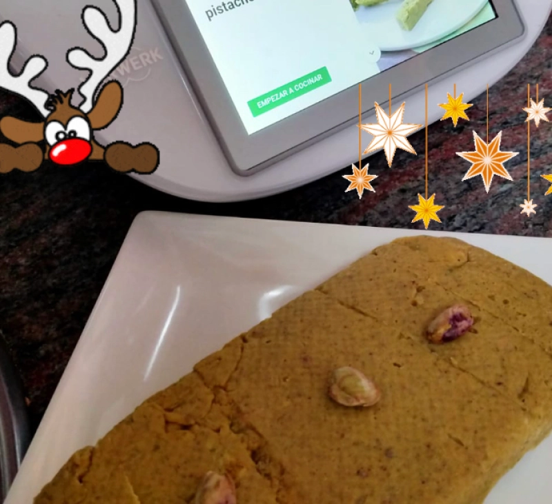 Turrón de nata y pistachos